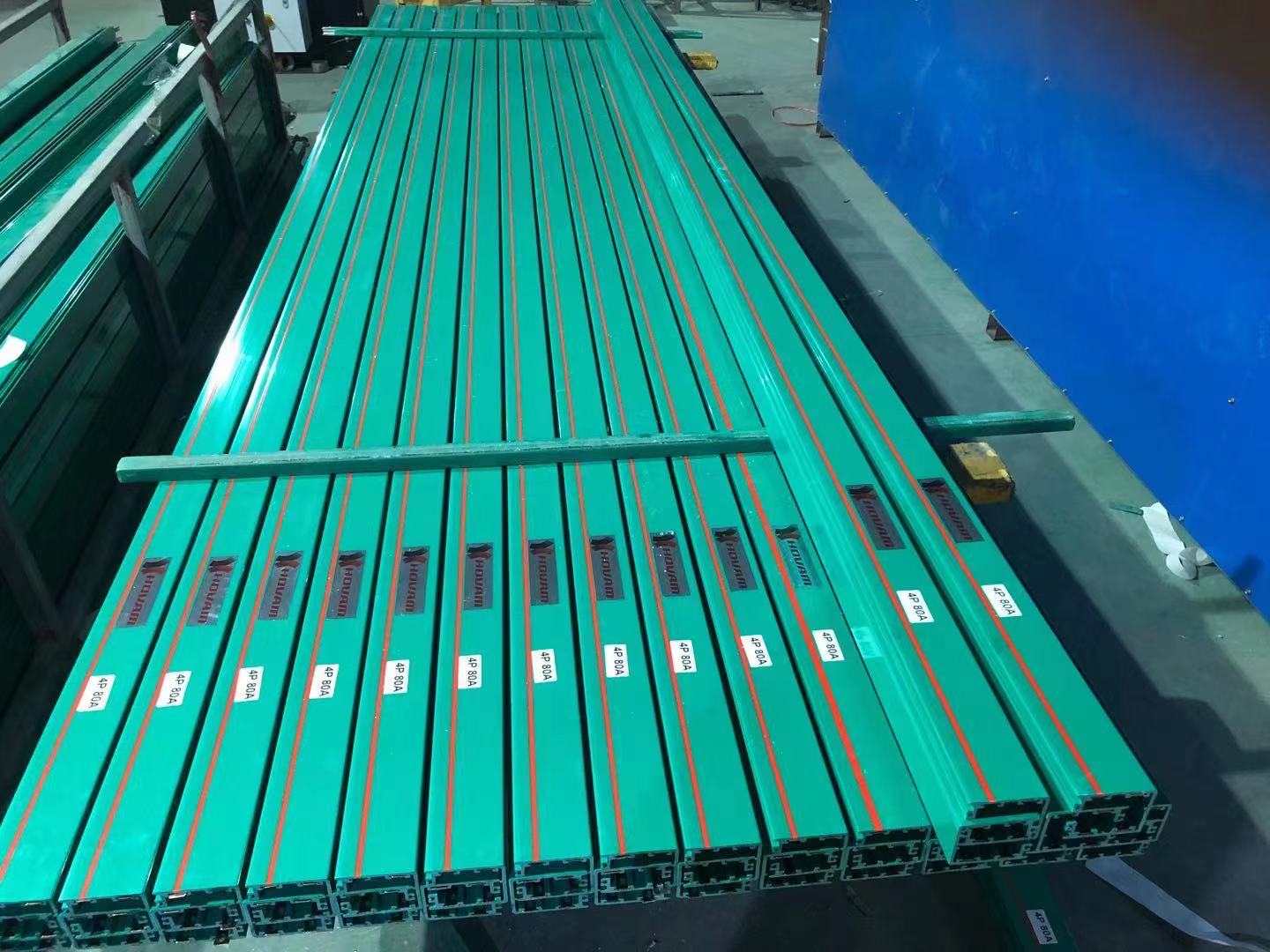 Crane conductor busbar